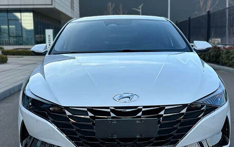 Hyundai Elantra, 2022 год, 1 480 000 рублей, 2 фотография