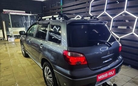 Mitsubishi Outlander III рестайлинг 3, 2006 год, 560 000 рублей, 3 фотография