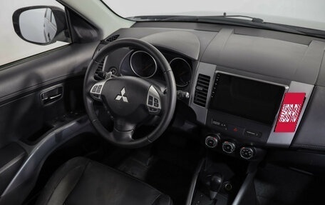 Mitsubishi Outlander III рестайлинг 3, 2011 год, 1 199 000 рублей, 8 фотография