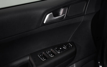 KIA Sportage IV рестайлинг, 2021 год, 1 799 000 рублей, 18 фотография