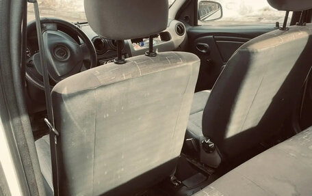 Renault Logan I, 2010 год, 300 000 рублей, 3 фотография