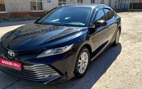 Toyota Camry, 2018 год, 2 600 000 рублей, 1 фотография