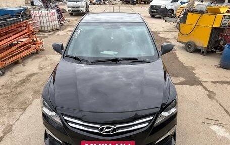 Hyundai Solaris II рестайлинг, 2015 год, 900 000 рублей, 3 фотография