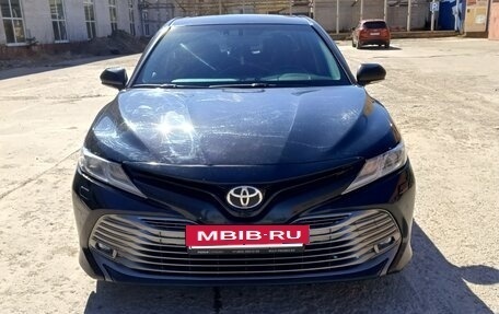 Toyota Camry, 2018 год, 2 600 000 рублей, 2 фотография
