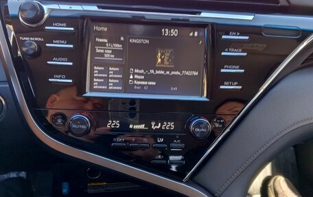 Toyota Camry, 2018 год, 2 600 000 рублей, 20 фотография