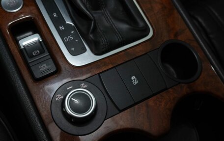 Volkswagen Touareg III, 2013 год, 1 630 000 рублей, 17 фотография