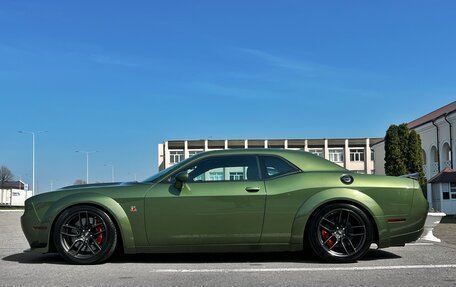 Dodge Challenger III рестайлинг 2, 2022 год, 11 000 000 рублей, 5 фотография