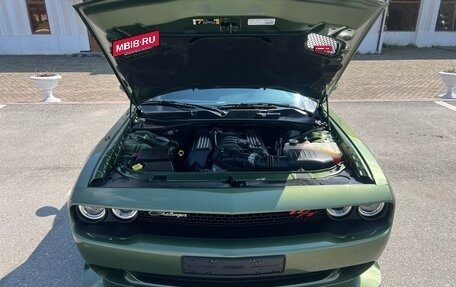 Dodge Challenger III рестайлинг 2, 2022 год, 11 000 000 рублей, 2 фотография