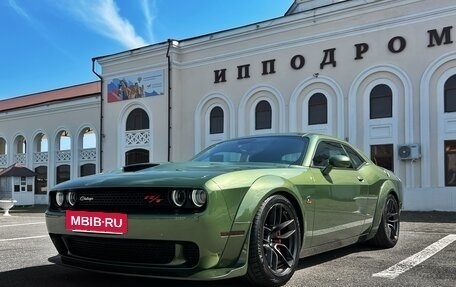Dodge Challenger III рестайлинг 2, 2022 год, 11 000 000 рублей, 4 фотография