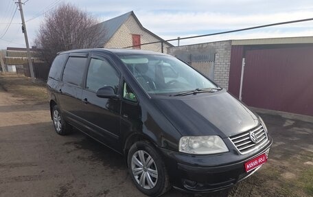 Volkswagen Sharan I рестайлинг, 2004 год, 650 000 рублей, 1 фотография