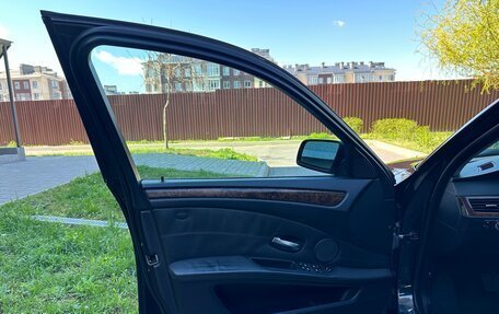 BMW 5 серия, 2008 год, 1 090 000 рублей, 13 фотография