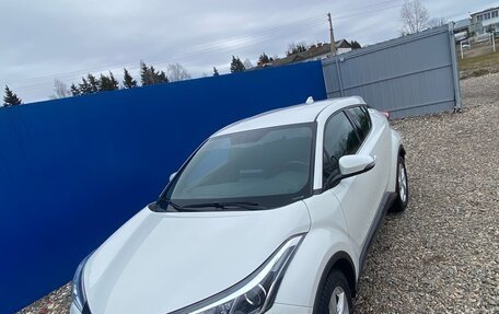 Toyota C-HR I рестайлинг, 2019 год, 2 500 000 рублей, 4 фотография