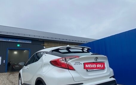 Toyota C-HR I рестайлинг, 2019 год, 2 500 000 рублей, 8 фотография