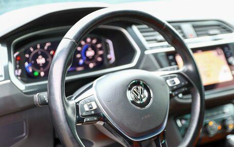 Volkswagen Tiguan II, 2018 год, 2 400 000 рублей, 8 фотография