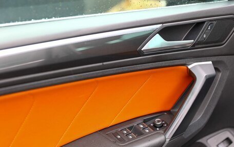 Volkswagen Tiguan II, 2018 год, 2 400 000 рублей, 7 фотография