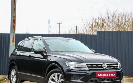 Volkswagen Tiguan II, 2018 год, 2 400 000 рублей, 2 фотография