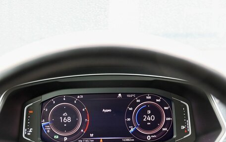 Volkswagen Tiguan II, 2018 год, 2 400 000 рублей, 14 фотография