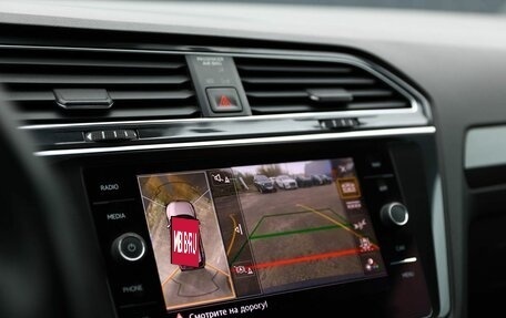 Volkswagen Tiguan II, 2018 год, 2 400 000 рублей, 19 фотография