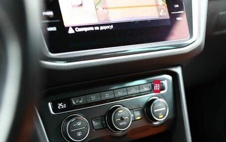 Volkswagen Tiguan II, 2018 год, 2 400 000 рублей, 20 фотография