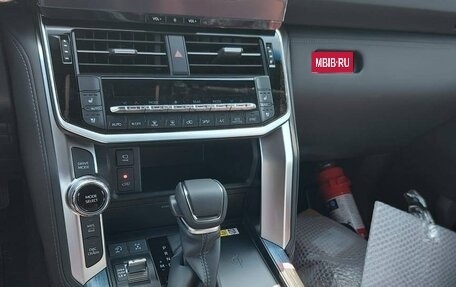 Toyota Land Cruiser, 2026 год, 13 400 000 рублей, 8 фотография