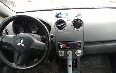 Mitsubishi Colt VI рестайлинг, 2005 год, 220 000 рублей, 2 фотография