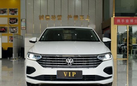 Volkswagen Lavida, 2023 год, 1 555 000 рублей, 2 фотография