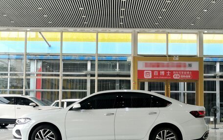 Volkswagen Lavida, 2023 год, 1 555 000 рублей, 8 фотография