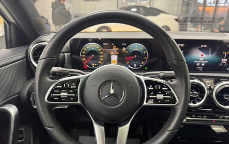 Mercedes-Benz A-Класс, 2022 год, 2 214 000 рублей, 15 фотография