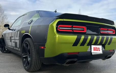Dodge Challenger III рестайлинг 2, 2018 год, 3 400 000 рублей, 6 фотография