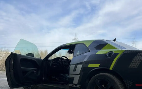 Dodge Challenger III рестайлинг 2, 2018 год, 3 400 000 рублей, 3 фотография