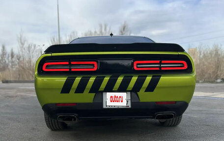 Dodge Challenger III рестайлинг 2, 2018 год, 3 400 000 рублей, 9 фотография
