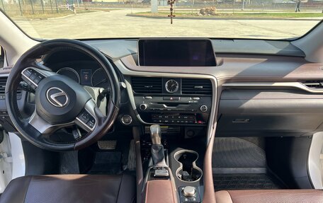 Lexus RX IV рестайлинг, 2017 год, 4 389 000 рублей, 7 фотография