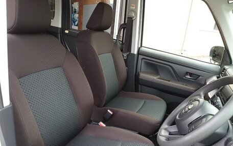 Toyota Roomy I, 2023 год, 864 000 рублей, 7 фотография