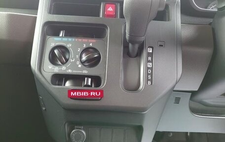 Toyota Roomy I, 2023 год, 864 000 рублей, 10 фотография