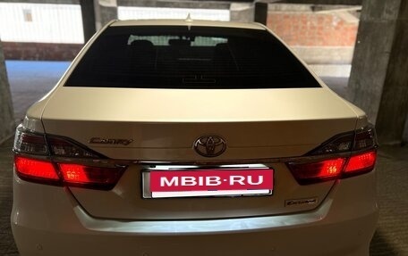 Toyota Camry, 2017 год, 2 900 000 рублей, 5 фотография