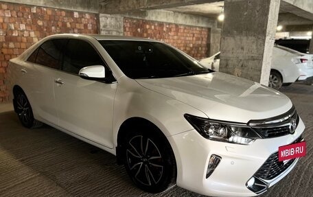 Toyota Camry, 2017 год, 2 900 000 рублей, 3 фотография