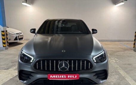 Mercedes-Benz E-Класс, 2021 год, 5 100 000 рублей, 4 фотография