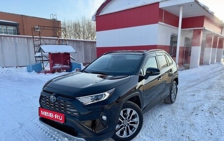 Toyota RAV4, 2021 год, 3 850 000 рублей, 2 фотография