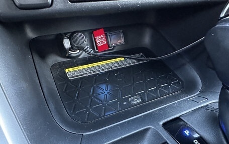 Toyota RAV4, 2021 год, 3 850 000 рублей, 3 фотография