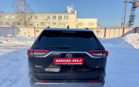 Toyota RAV4, 2021 год, 3 850 000 рублей, 5 фотография