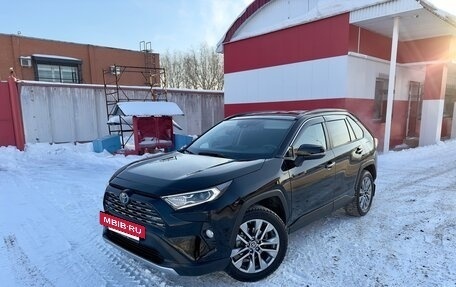 Toyota RAV4, 2021 год, 3 850 000 рублей, 9 фотография