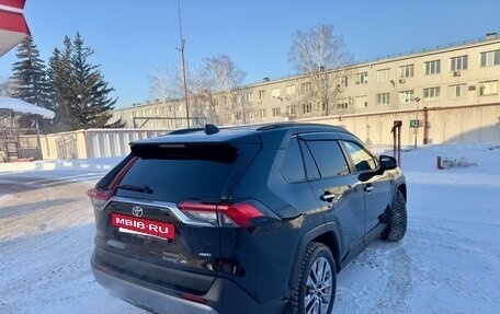 Toyota RAV4, 2021 год, 3 850 000 рублей, 7 фотография