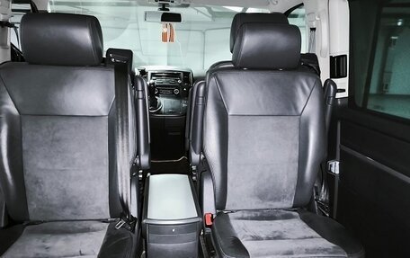 Volkswagen Multivan T5, 2012 год, 2 353 000 рублей, 8 фотография