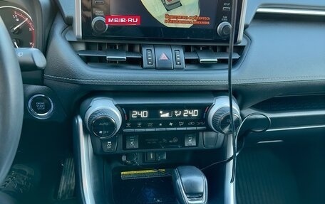 Toyota RAV4, 2021 год, 3 850 000 рублей, 22 фотография