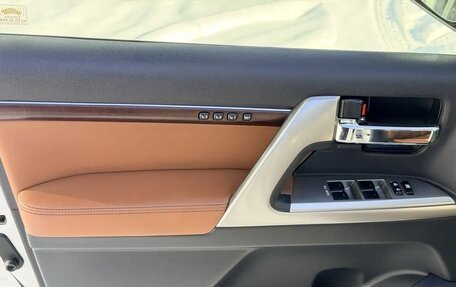 Toyota Land Cruiser 200, 2014 год, 4 300 000 рублей, 17 фотография