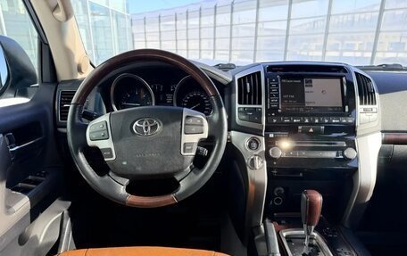 Toyota Land Cruiser 200, 2014 год, 4 300 000 рублей, 19 фотография