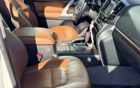 Toyota Land Cruiser 200, 2014 год, 4 300 000 рублей, 23 фотография