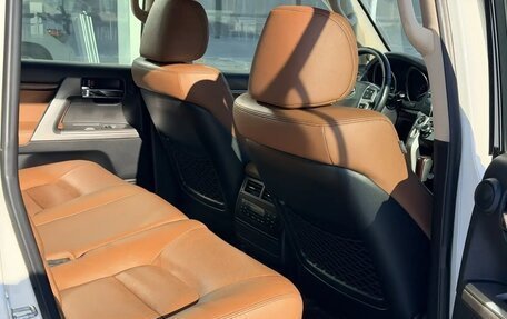 Toyota Land Cruiser 200, 2014 год, 4 300 000 рублей, 24 фотография