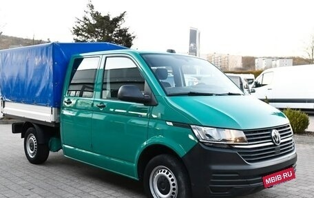 Volkswagen Multivan T6 рестайлинг, 2020 год, 1 360 000 рублей, 2 фотография