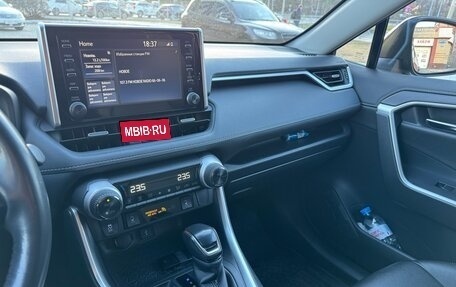 Toyota RAV4, 2020 год, 3 550 000 рублей, 10 фотография